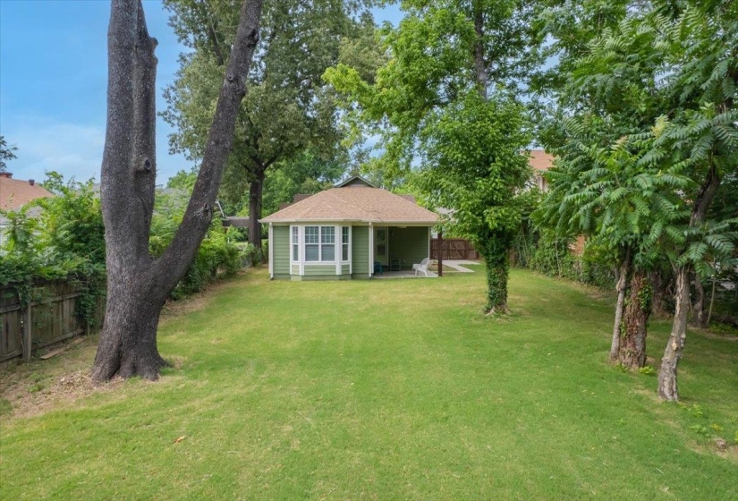 1805 GLENVIEW AVE, Memphis, Tennessee 38114, 3 Bedrooms Bedrooms, 6 Rooms Rooms,2.1 BathroomsBathrooms,Residential,For Sale,GLENVIEW,10221956
