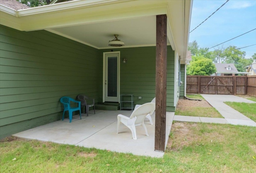1805 GLENVIEW AVE, Memphis, Tennessee 38114, 3 Bedrooms Bedrooms, 6 Rooms Rooms,2.1 BathroomsBathrooms,Residential,For Sale,GLENVIEW,10221956