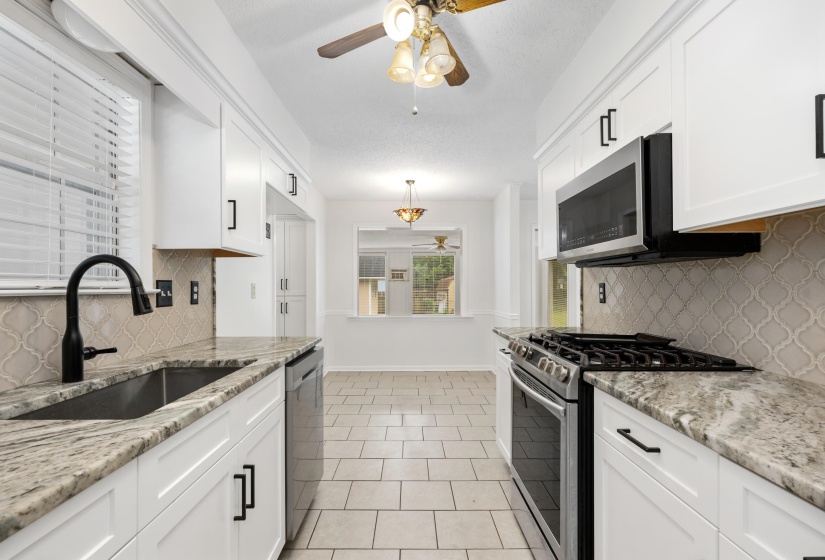 7015 CANEHILL LN, Bartlett, Tennessee 38135, 3 Bedrooms Bedrooms, 8 Rooms Rooms,2 BathroomsBathrooms,Residential,For Sale,CANEHILL,10221959