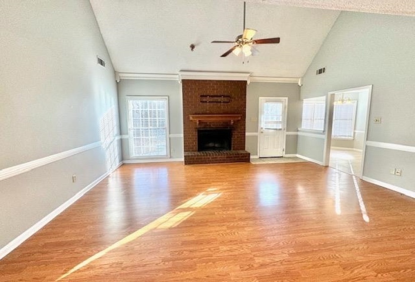 8289 TIMBER CREEK DR, Memphis, Tennessee 38018, 4 Bedroom Bedrooms, 7 Room Rooms,2.1 BathroomBathrooms,Residential,For Sale,TIMBER CREEK,0,10221962