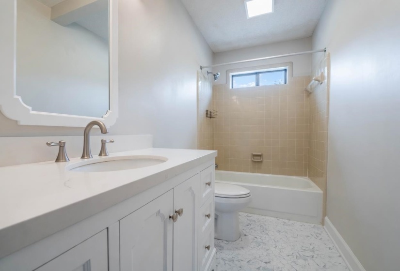 2063 DALKEITH DR, Germantown, Tennessee 38139, 4 Bedroom Bedrooms, 8 Room Rooms,2.1 BathroomBathrooms,Residential,For Sale,DALKEITH,0,10221974