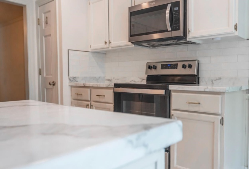 2063 DALKEITH DR, Germantown, Tennessee 38139, 4 Bedroom Bedrooms, 8 Room Rooms,2.1 BathroomBathrooms,Residential,For Sale,DALKEITH,0,10221974