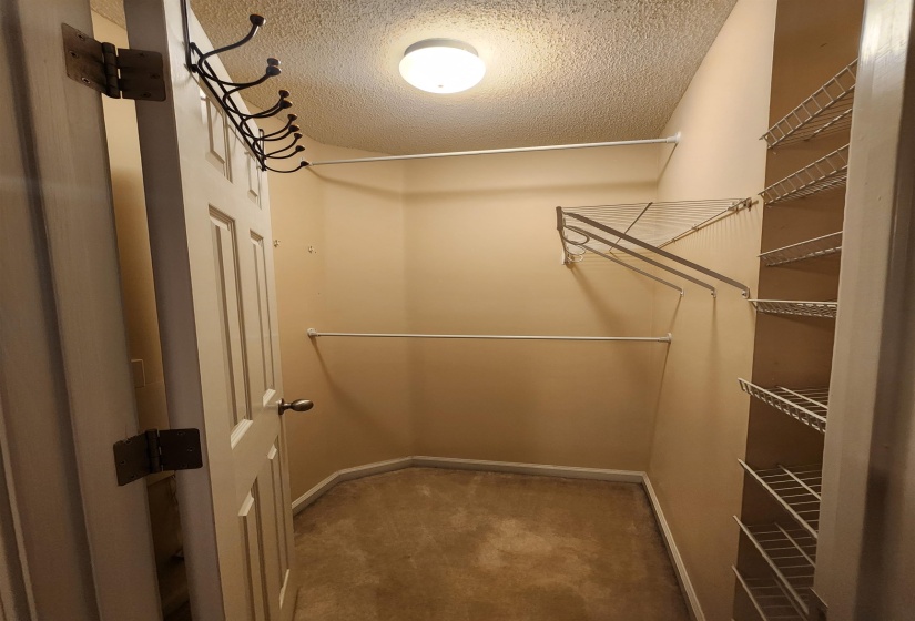 1459 DOWN RIVER DR, Memphis, Tennessee 38103, 3 Bedrooms Bedrooms, 6 Rooms Rooms,2.1 BathroomsBathrooms,Rental Properties,For Sale,DOWN RIVER,10221985
