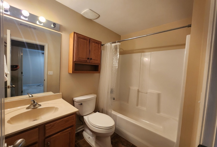 1459 DOWN RIVER DR, Memphis, Tennessee 38103, 3 Bedrooms Bedrooms, 6 Rooms Rooms,2.1 BathroomsBathrooms,Rental Properties,For Sale,DOWN RIVER,10221985