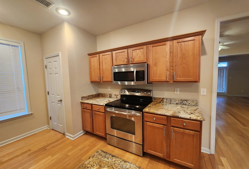 1459 DOWN RIVER DR, Memphis, Tennessee 38103, 3 Bedrooms Bedrooms, 6 Rooms Rooms,2.1 BathroomsBathrooms,Rental Properties,For Sale,DOWN RIVER,10221985