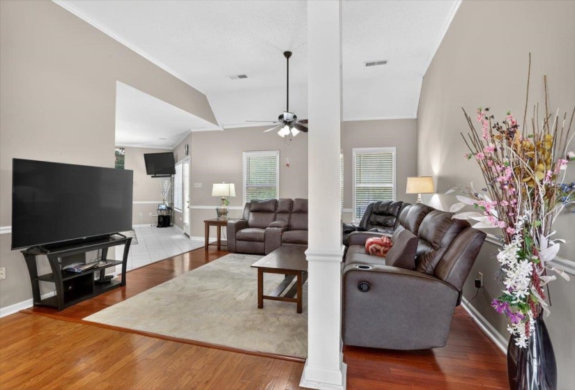 6220 DAYBREAK DR, Bartlett, Tennessee 38135, 3 Bedroom Bedrooms, 9 Room Rooms,2.1 BathroomBathrooms,Residential,For Sale,DAYBREAK,0,10219407