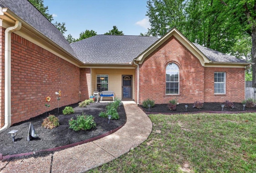 6220 DAYBREAK DR, Bartlett, Tennessee 38135, 3 Bedroom Bedrooms, 9 Room Rooms,2.1 BathroomBathrooms,Residential,For Sale,DAYBREAK,0,10219407