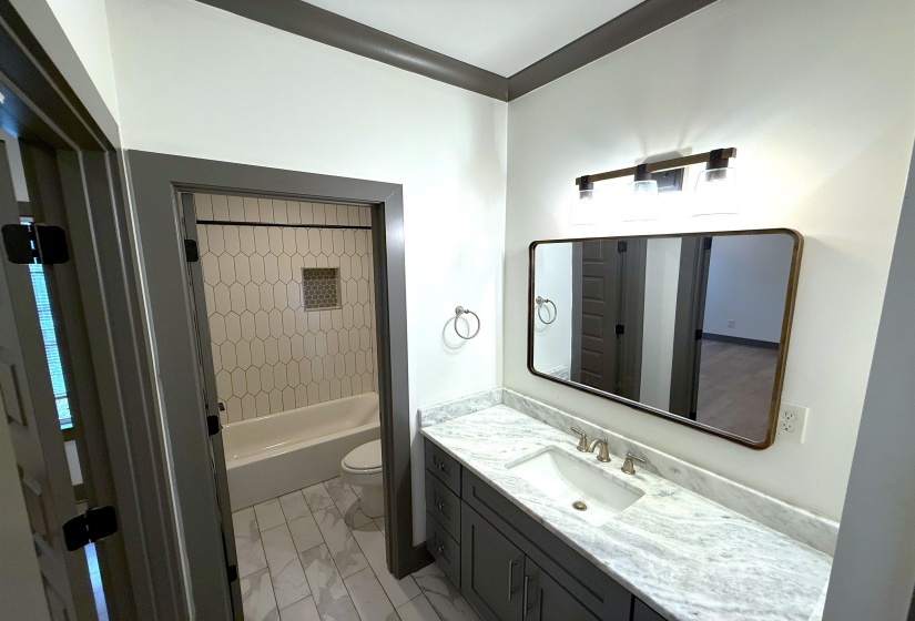 4948 WILBURN AVE, Memphis, Tennessee 38117, 4 Bedroom Bedrooms, 8 Room Rooms,2 BathroomBathrooms,Residential,For Sale,WILBURN,0,10221998