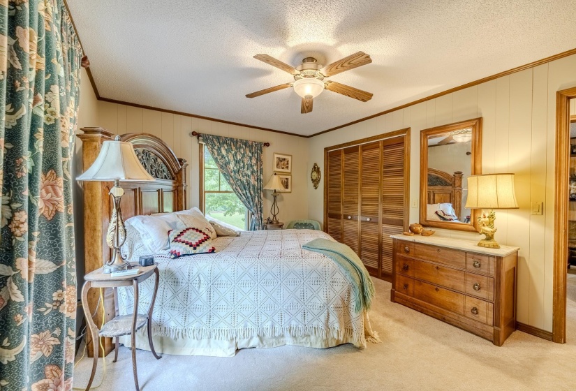 13410 64 HWY, Savannah, Tennessee 38372, 4 Bedrooms Bedrooms, 11 Rooms Rooms,3 BathroomsBathrooms,Residential,For Sale,64,10222001