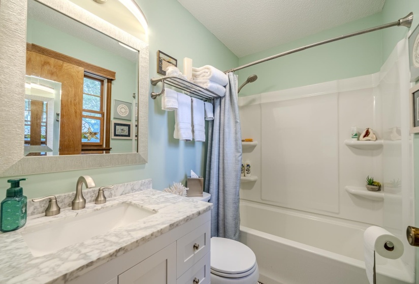 13410 64 HWY, Savannah, Tennessee 38372, 4 Bedrooms Bedrooms, 11 Rooms Rooms,3 BathroomsBathrooms,Residential,For Sale,64,10222001