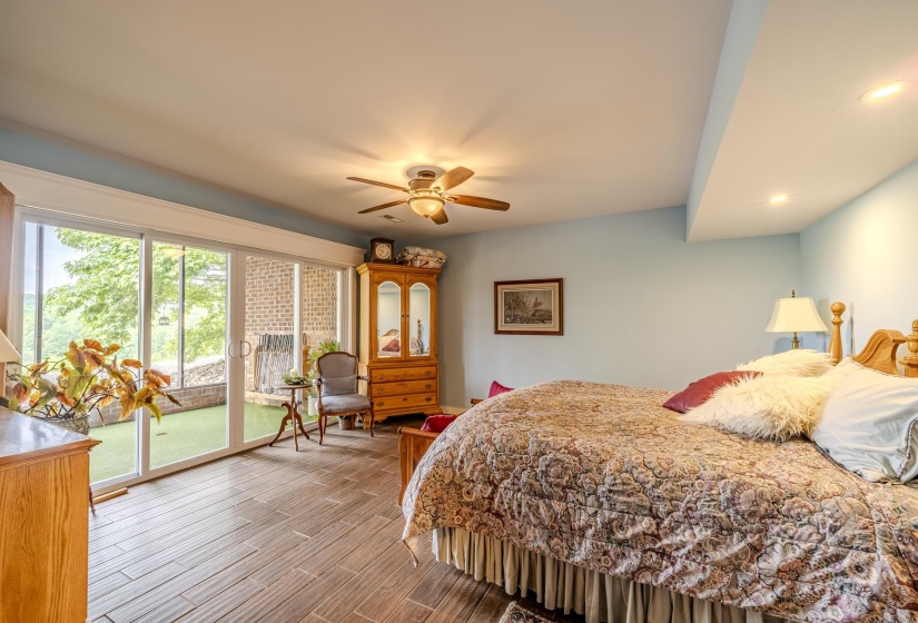 13410 64 HWY, Savannah, Tennessee 38372, 4 Bedrooms Bedrooms, 11 Rooms Rooms,3 BathroomsBathrooms,Residential,For Sale,64,10222001