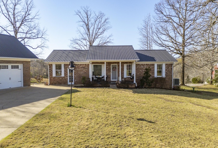 13410 64 HWY, Savannah, Tennessee 38372, 4 Bedrooms Bedrooms, 11 Rooms Rooms,3 BathroomsBathrooms,Residential,For Sale,64,10222001