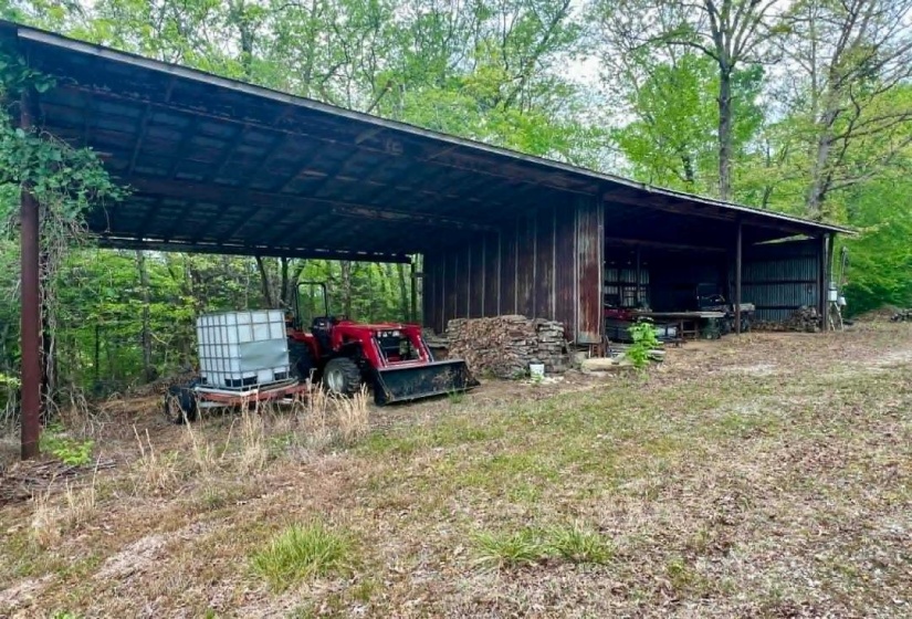 13410 64 HWY, Savannah, Tennessee 38372, 4 Bedrooms Bedrooms, 11 Rooms Rooms,3 BathroomsBathrooms,Residential,For Sale,64,10222001