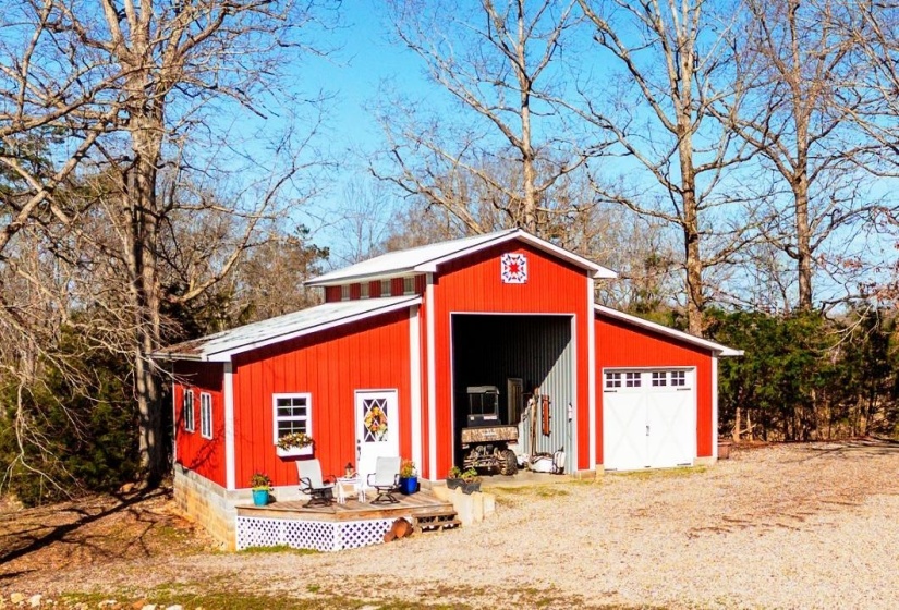 13410 64 HWY, Savannah, Tennessee 38372, 4 Bedrooms Bedrooms, 11 Rooms Rooms,3 BathroomsBathrooms,Residential,For Sale,64,10222001