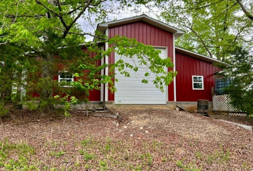 13410 64 HWY, Savannah, Tennessee 38372, 4 Bedrooms Bedrooms, 11 Rooms Rooms,3 BathroomsBathrooms,Residential,For Sale,64,10222001
