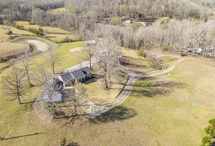 13410 64 HWY, Savannah, Tennessee 38372, 4 Bedrooms Bedrooms, 11 Rooms Rooms,3 BathroomsBathrooms,Residential,For Sale,64,10222001