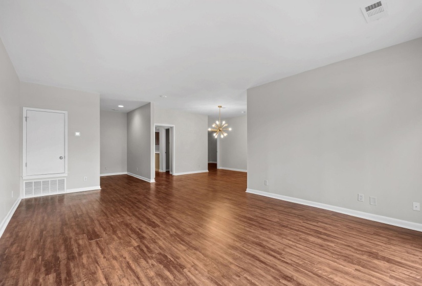 2277 UNION AVE, Memphis, Tennessee 38104, 3 Bedrooms Bedrooms, 6 Rooms Rooms,2 BathroomsBathrooms,Residential,For Sale,UNION,10222003