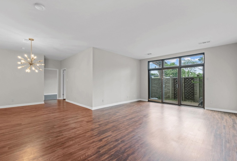 2277 UNION AVE, Memphis, Tennessee 38104, 3 Bedrooms Bedrooms, 6 Rooms Rooms,2 BathroomsBathrooms,Residential,For Sale,UNION,10222003