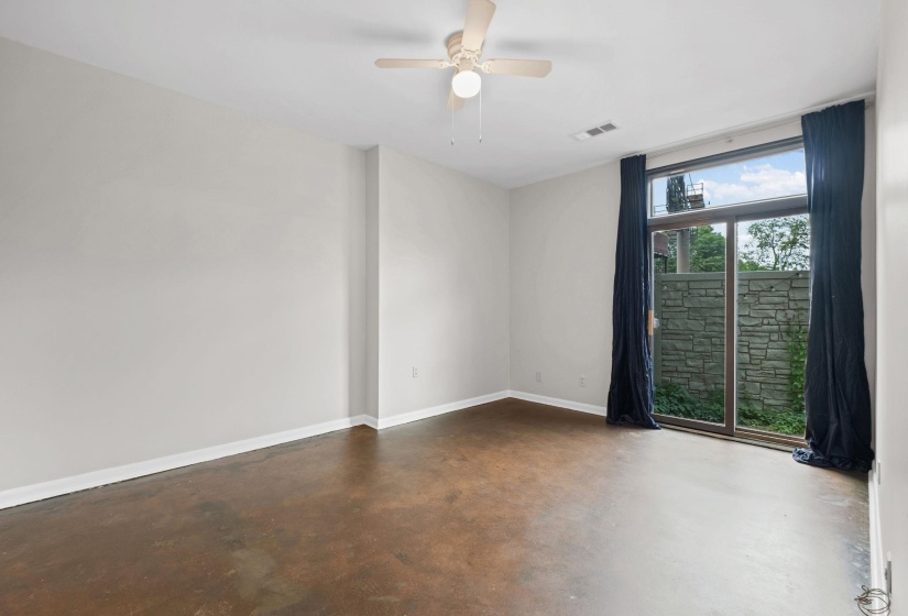 2277 UNION AVE, Memphis, Tennessee 38104, 3 Bedrooms Bedrooms, 6 Rooms Rooms,2 BathroomsBathrooms,Residential,For Sale,UNION,10222003