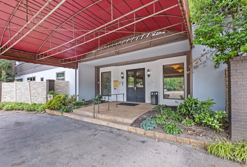 2277 UNION AVE, Memphis, Tennessee 38104, 3 Bedrooms Bedrooms, 6 Rooms Rooms,2 BathroomsBathrooms,Residential,For Sale,UNION,10222003