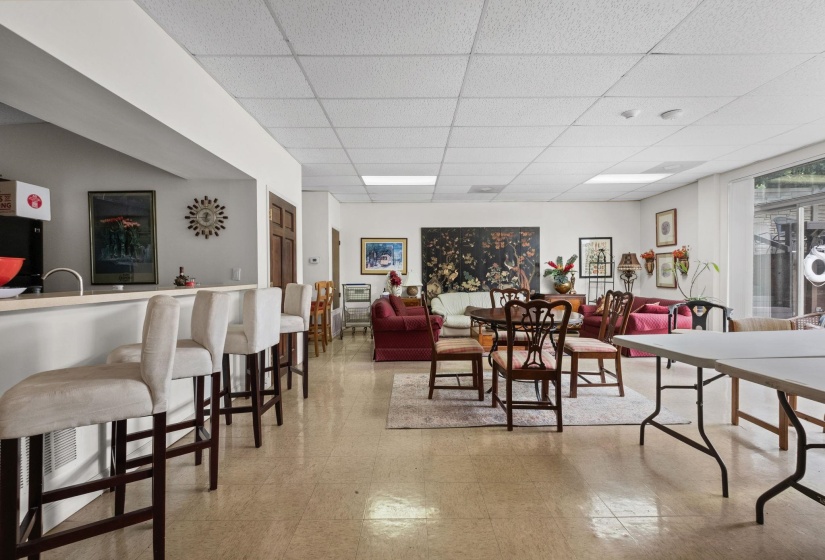 2277 UNION AVE, Memphis, Tennessee 38104, 3 Bedrooms Bedrooms, 6 Rooms Rooms,2 BathroomsBathrooms,Residential,For Sale,UNION,10222003