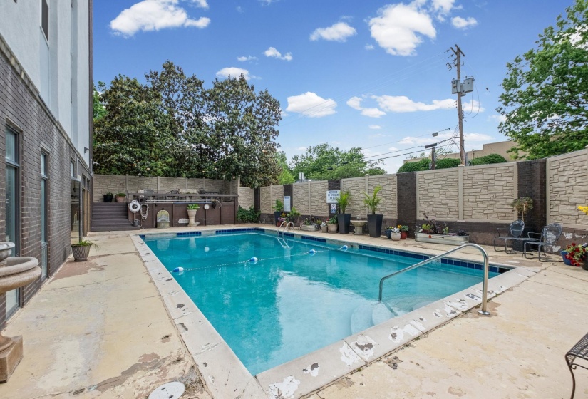 2277 UNION AVE, Memphis, Tennessee 38104, 3 Bedrooms Bedrooms, 6 Rooms Rooms,2 BathroomsBathrooms,Residential,For Sale,UNION,10222003