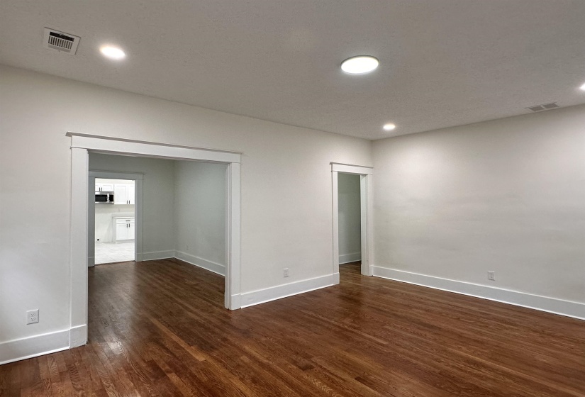1145 TANGLEWOOD ST, Memphis, Tennessee 38114, 3 Bedrooms Bedrooms, 6 Rooms Rooms,2 BathroomsBathrooms,Residential,For Sale,TANGLEWOOD,10222004