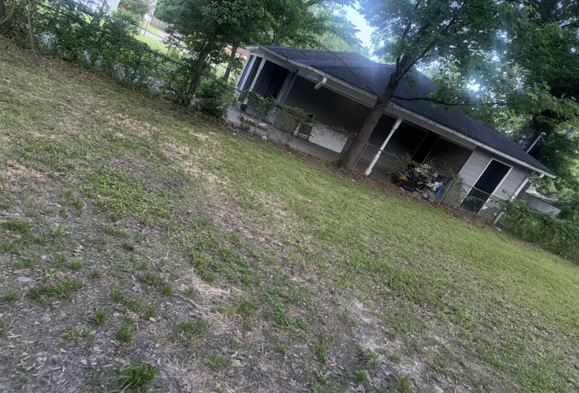 3837 VOLTAIRE AVE, Memphis, Tennessee 38128, 3 Bedrooms Bedrooms, 6 Rooms Rooms,2 BathroomsBathrooms,Residential,For Sale,VOLTAIRE,10222008