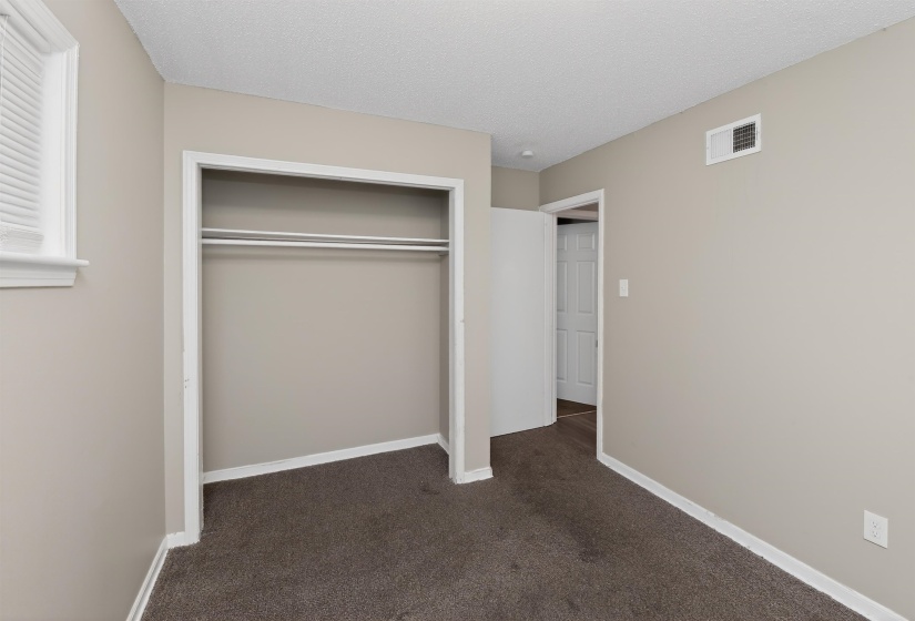 3837 VOLTAIRE AVE, Memphis, Tennessee 38128, 3 Bedroom Bedrooms, 6 Room Rooms,2 BathroomBathrooms,Residential,For Sale,VOLTAIRE,0,10222008
