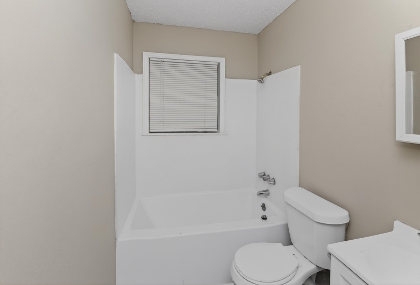 3837 VOLTAIRE AVE, Memphis, Tennessee 38128, 3 Bedroom Bedrooms, 6 Room Rooms,2 BathroomBathrooms,Residential,For Sale,VOLTAIRE,0,10222008