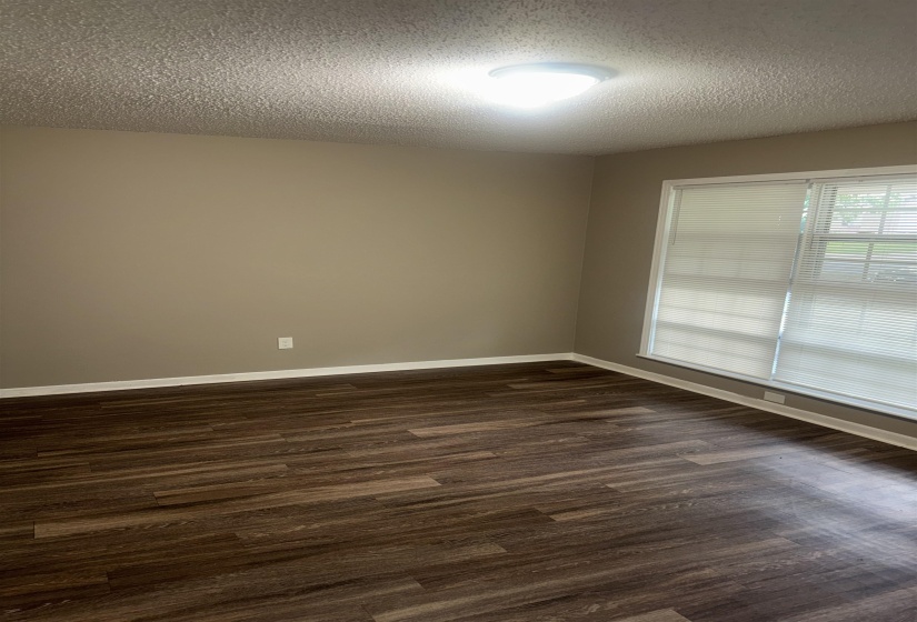 3837 VOLTAIRE AVE, Memphis, Tennessee 38128, 3 Bedrooms Bedrooms, 6 Rooms Rooms,2 BathroomsBathrooms,Residential,For Sale,VOLTAIRE,10222008