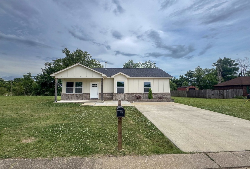 56 BROOKSIDE AVE, Mason, Tennessee 38049, 3 Bedrooms Bedrooms, 5 Rooms Rooms,2 BathroomsBathrooms,Residential,For Sale,BROOKSIDE,10222010