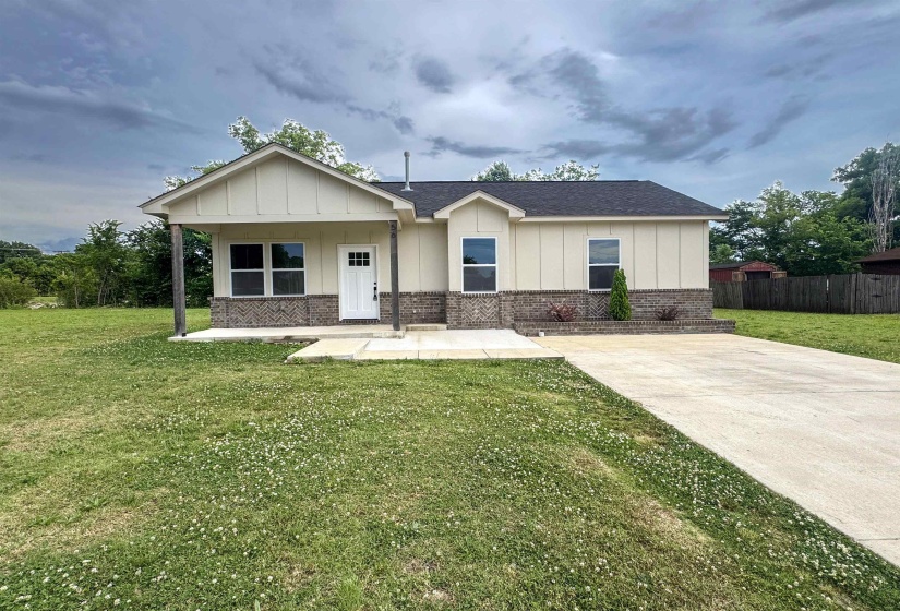56 BROOKSIDE AVE, Mason, Tennessee 38049, 3 Bedrooms Bedrooms, 5 Rooms Rooms,2 BathroomsBathrooms,Residential,For Sale,BROOKSIDE,10222010