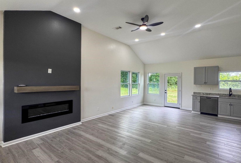 56 BROOKSIDE AVE, Mason, Tennessee 38049, 3 Bedrooms Bedrooms, 5 Rooms Rooms,2 BathroomsBathrooms,Residential,For Sale,BROOKSIDE,10222010