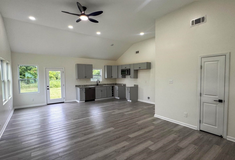 56 BROOKSIDE AVE, Mason, Tennessee 38049, 3 Bedrooms Bedrooms, 5 Rooms Rooms,2 BathroomsBathrooms,Residential,For Sale,BROOKSIDE,10222010