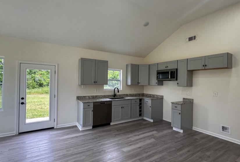 56 BROOKSIDE AVE, Mason, Tennessee 38049, 3 Bedrooms Bedrooms, 5 Rooms Rooms,2 BathroomsBathrooms,Residential,For Sale,BROOKSIDE,10222010