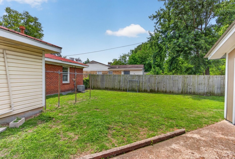 1657 DUKE ST, Memphis, Tennessee 38108, 3 Bedrooms Bedrooms, 5 Rooms Rooms,1 BathroomBathrooms,Residential,For Sale,DUKE,10222014