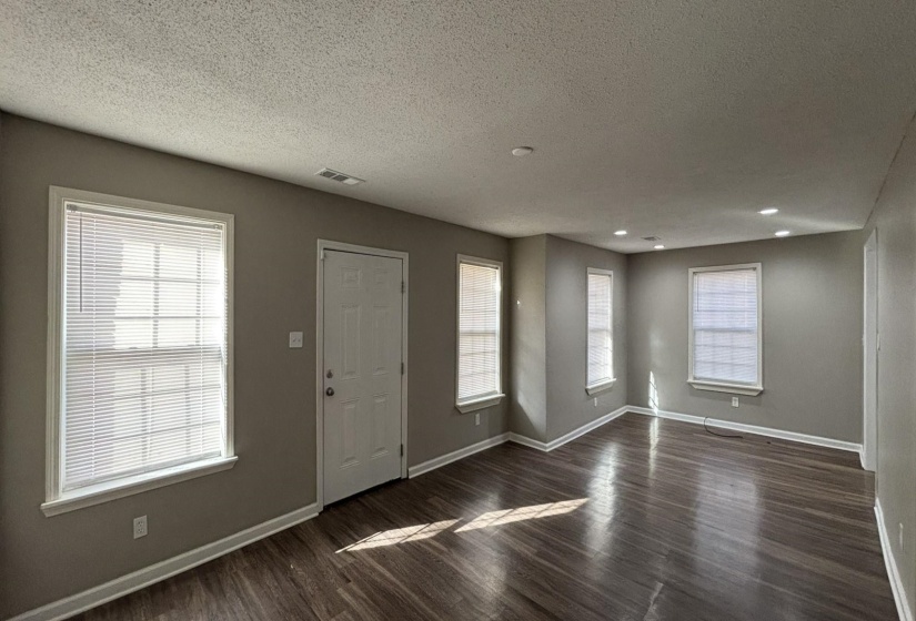 1272 SEMMES ST, Memphis, Tennessee 38111, 3 Bedrooms Bedrooms, 8 Rooms Rooms,1.1 BathroomsBathrooms,Rental Properties,For Sale,SEMMES,10222045