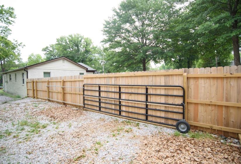 220 THIRD ST, Rossville, Tennessee 38066, 2 Bedroom Bedrooms, 5 Room Rooms,1 BathroomBathrooms,Residential,For Sale,THIRD,0,10222022