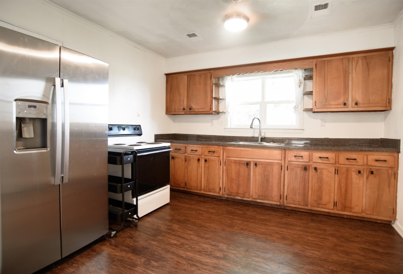 220 THIRD ST, Rossville, Tennessee 38066, 2 Bedroom Bedrooms, 5 Room Rooms,1 BathroomBathrooms,Residential,For Sale,THIRD,0,10222022