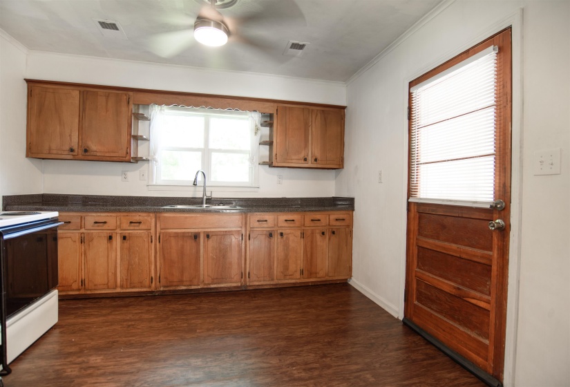 220 THIRD ST, Rossville, Tennessee 38066, 2 Bedroom Bedrooms, 5 Room Rooms,1 BathroomBathrooms,Residential,For Sale,THIRD,0,10222022