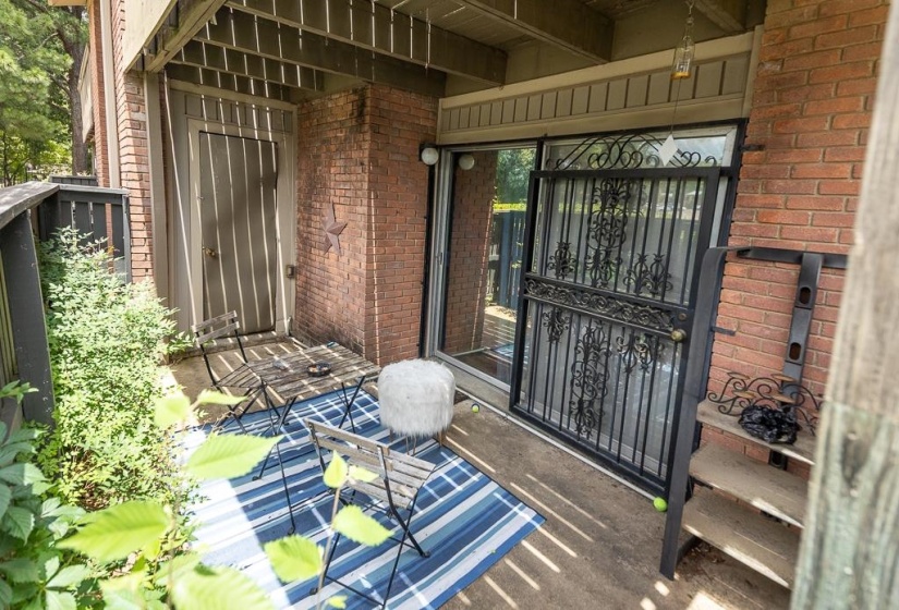 805 CREEKSIDE DR, Memphis, Tennessee 38117, 2 Bedrooms Bedrooms, 5 Rooms Rooms,2 BathroomsBathrooms,Residential,For Sale,CREEKSIDE,10222036