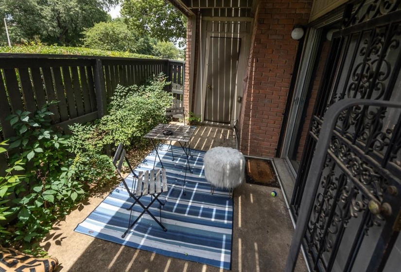 805 CREEKSIDE DR, Memphis, Tennessee 38117, 2 Bedrooms Bedrooms, 5 Rooms Rooms,2 BathroomsBathrooms,Residential,For Sale,CREEKSIDE,10222036