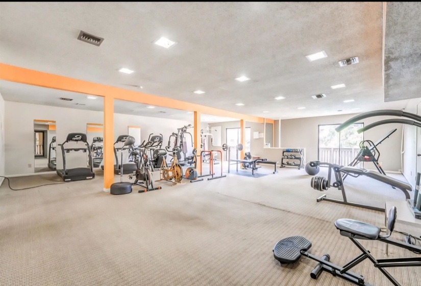 805 CREEKSIDE DR, Memphis, Tennessee 38117, 2 Bedrooms Bedrooms, 5 Rooms Rooms,2 BathroomsBathrooms,Residential,For Sale,CREEKSIDE,10222036