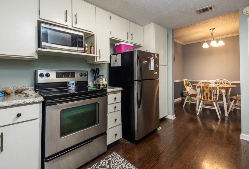 805 CREEKSIDE DR, Memphis, Tennessee 38117, 2 Bedrooms Bedrooms, 5 Rooms Rooms,2 BathroomsBathrooms,Residential,For Sale,CREEKSIDE,10222036
