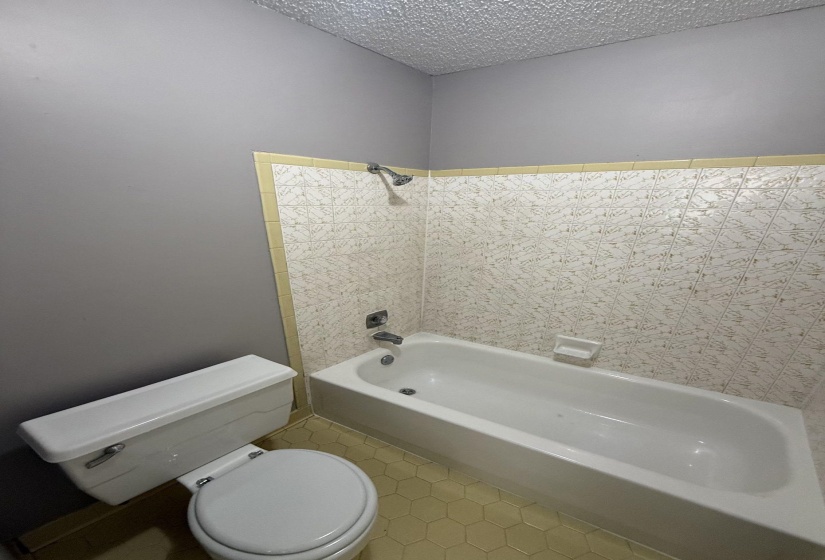 6136 SCARLET LEAF DR, Memphis, Tennessee 38141, 3 Bedroom Bedrooms, 6 Room Rooms,2 BathroomBathrooms,Residential,For Sale,SCARLET LEAF,0,10222043