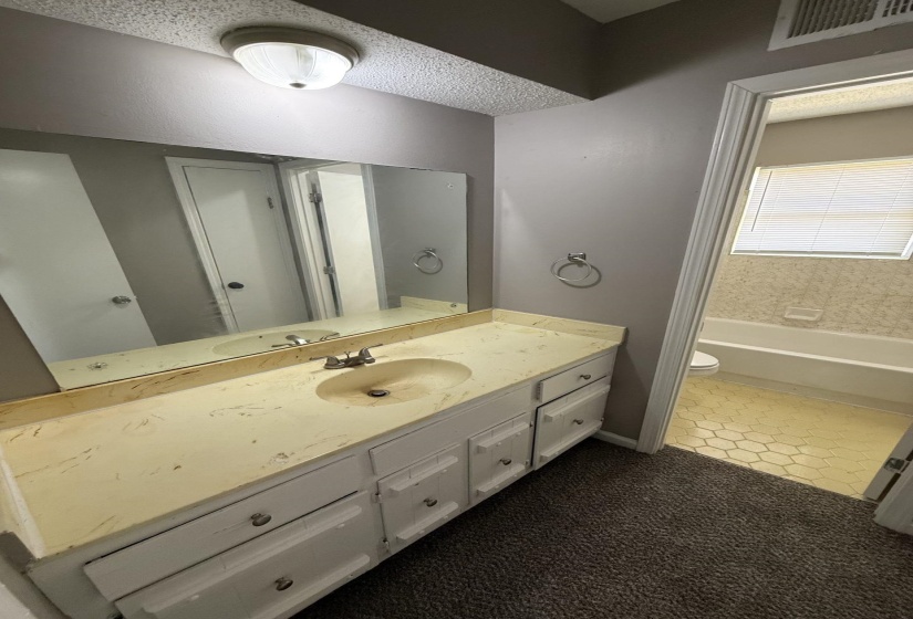 6136 SCARLET LEAF DR, Memphis, Tennessee 38141, 3 Bedroom Bedrooms, 6 Room Rooms,2 BathroomBathrooms,Residential,For Sale,SCARLET LEAF,0,10222043