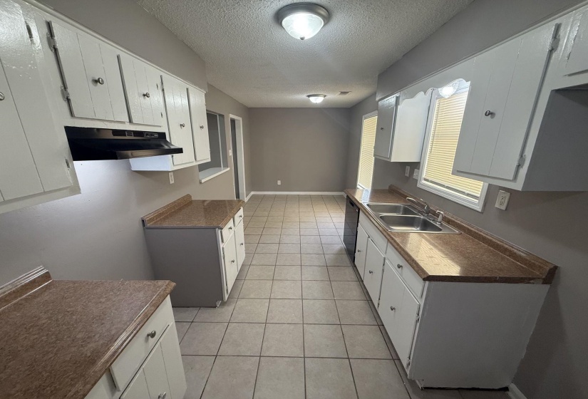6136 SCARLET LEAF DR, Memphis, Tennessee 38141, 3 Bedroom Bedrooms, 6 Room Rooms,2 BathroomBathrooms,Residential,For Sale,SCARLET LEAF,0,10222043