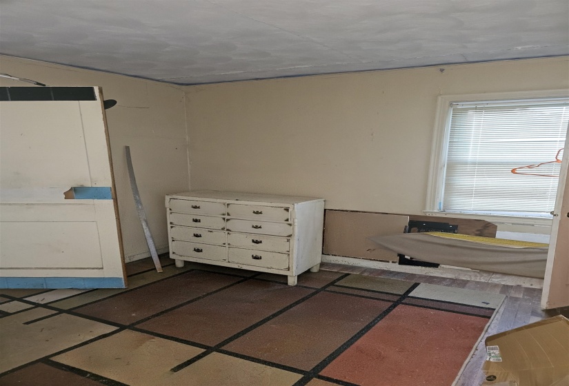 1515 SEMMES ST, Memphis, Tennessee 38114, 2 Bedroom Bedrooms, 6 Room Rooms,2 BathroomBathrooms,Residential,For Sale,SEMMES,0,10222050