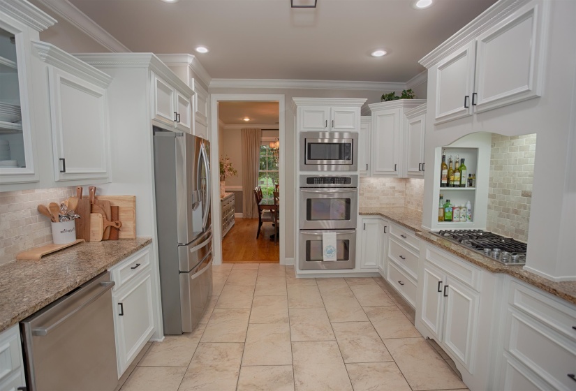 220 SOUTHMILL DR, Eads, Tennessee 38028, 6 Bedrooms Bedrooms, 17 Rooms Rooms,4.1 BathroomsBathrooms,Residential,For Sale,SOUTHMILL,10222053